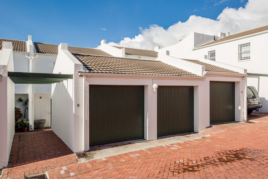 To Let 3 Bedroom Property for Rent in Higgovale Western Cape